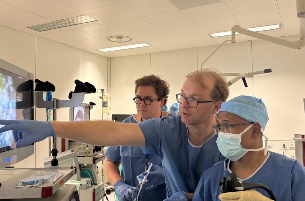 Szkolenie z&nbsp;endoskopii trzeciej przestrzeni oraz endoskopii bariatrycznej w&nbsp;IHU, Strasburg