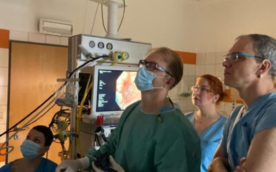 Operacje i&nbsp;wykład podczas Zjazdu endoskopowego w&nbsp;Czechach — Hradec 2024